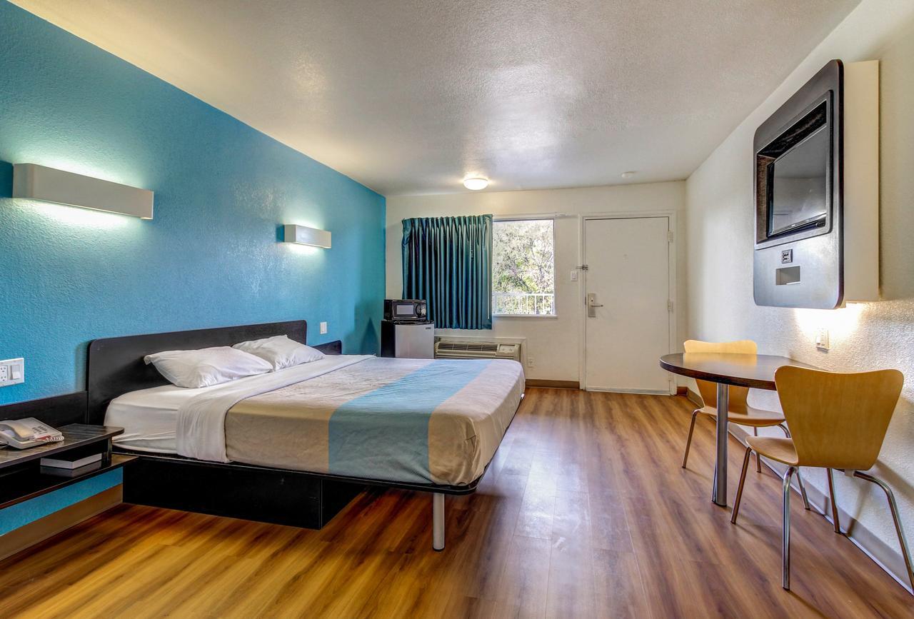 Motel 6 Waco - Lacy Lakeview Bellmead Kültér fotó